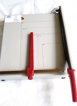 PAPIERSCHNEIDER MESSER SCHÄRFEN MIT MESSER-DEMONTAGE/MONTAGE